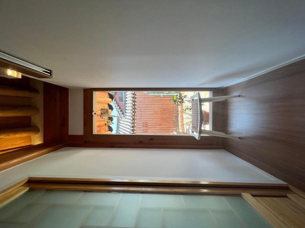 Gyeongju Hwangridan Casa De Hotel Room photo