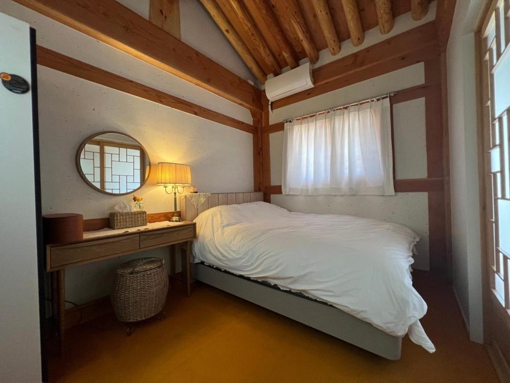 Gyeongju Hwangridan Casa De Hotel Room photo