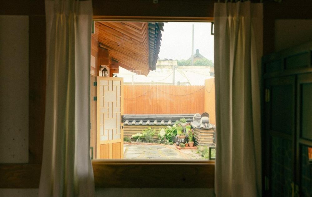 Gyeongju Hwangridan Casa De Hotel Room photo